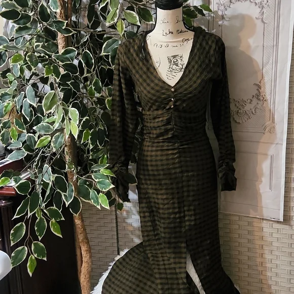 lace overlay dress long Victorian Black Lace Dress - Elegant Silhouette main image 0